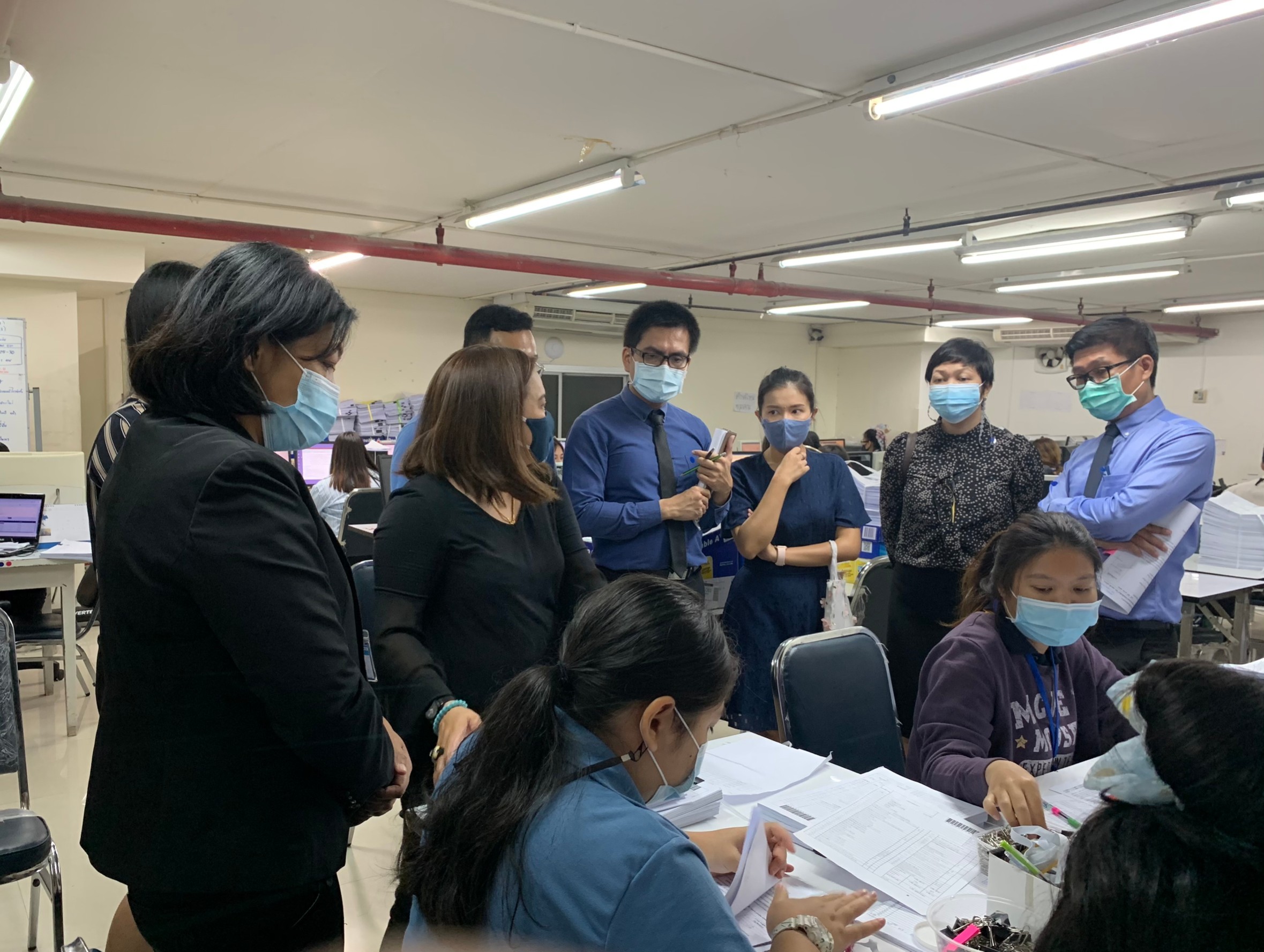 กรรมการเข้าชมการทำงานของโครงการ จ้างนำเข้าข้อมูลคำขอรับสิทธิบัตร/อนุสิทธิบัตร (คำขอใหม่ PCT) และคำขอแก้ไขเพิ่มเติมคำขอรับสิทธิบัตร/อนุสิทธิบัตร